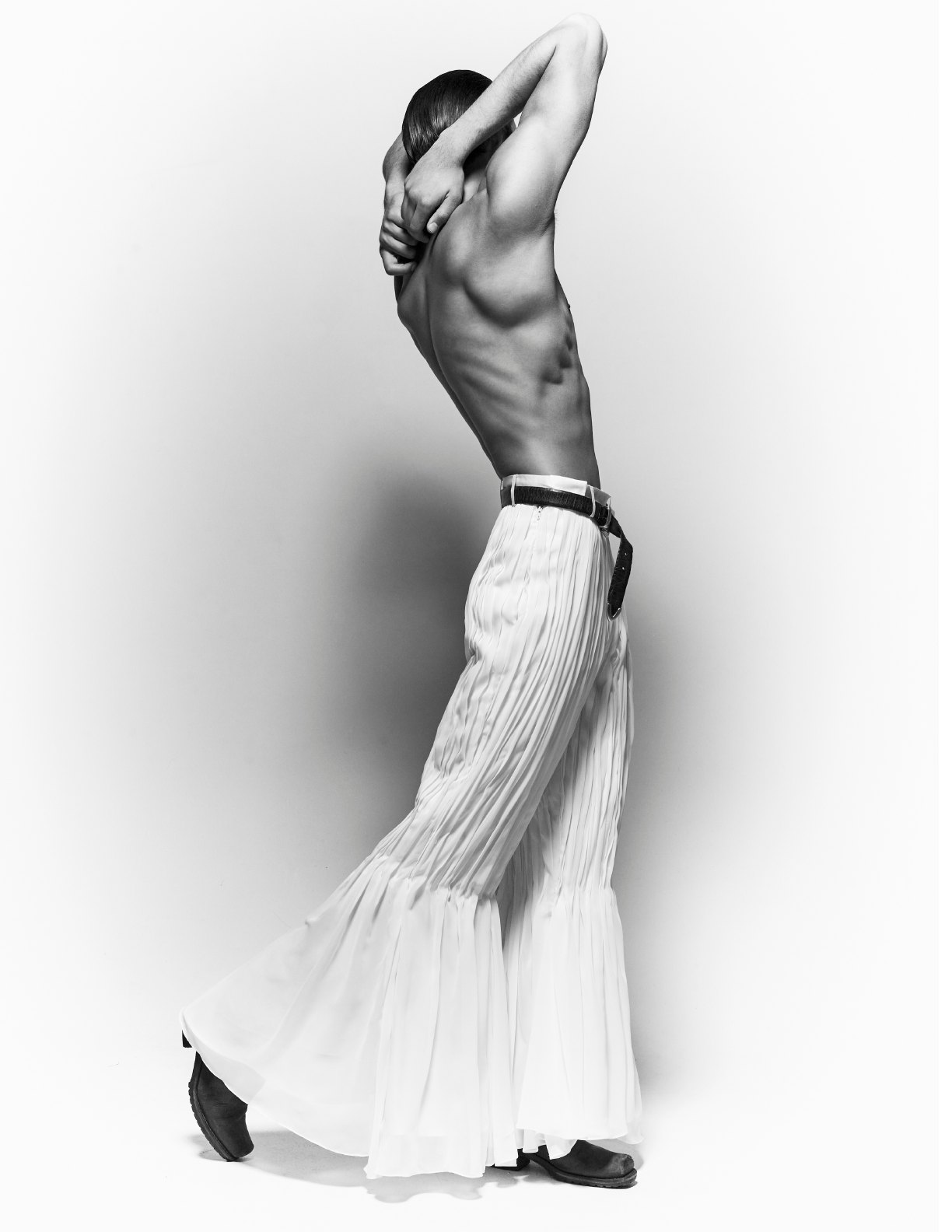White pleated skirt side view